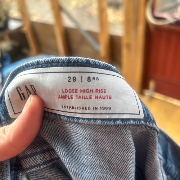 Loose High Rise Gap Jeans - Picture 2 of 6